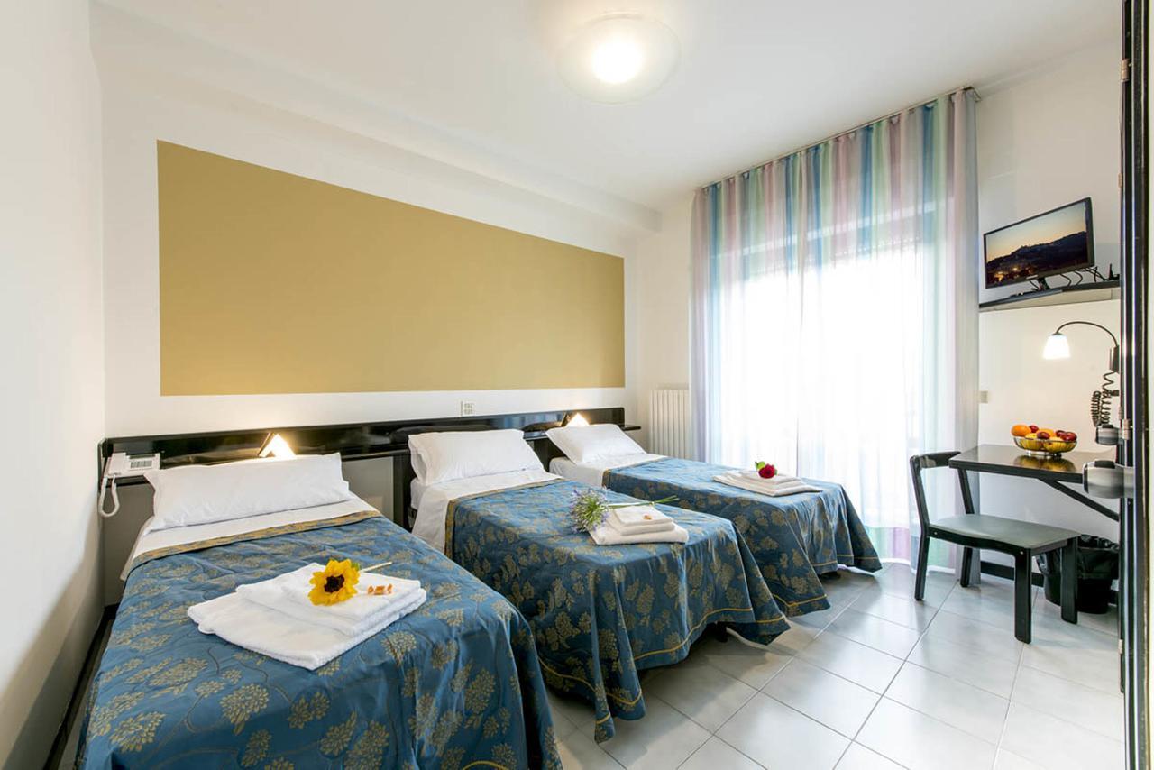 Hotel Del Cavaliere Monteprandone Esterno foto