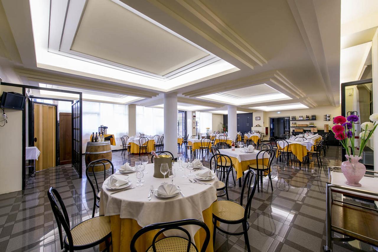 Hotel Del Cavaliere Monteprandone Esterno foto