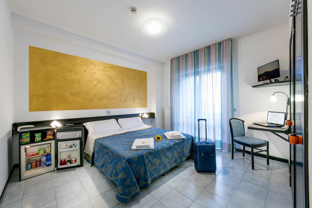 Hotel Del Cavaliere Monteprandone Esterno foto
